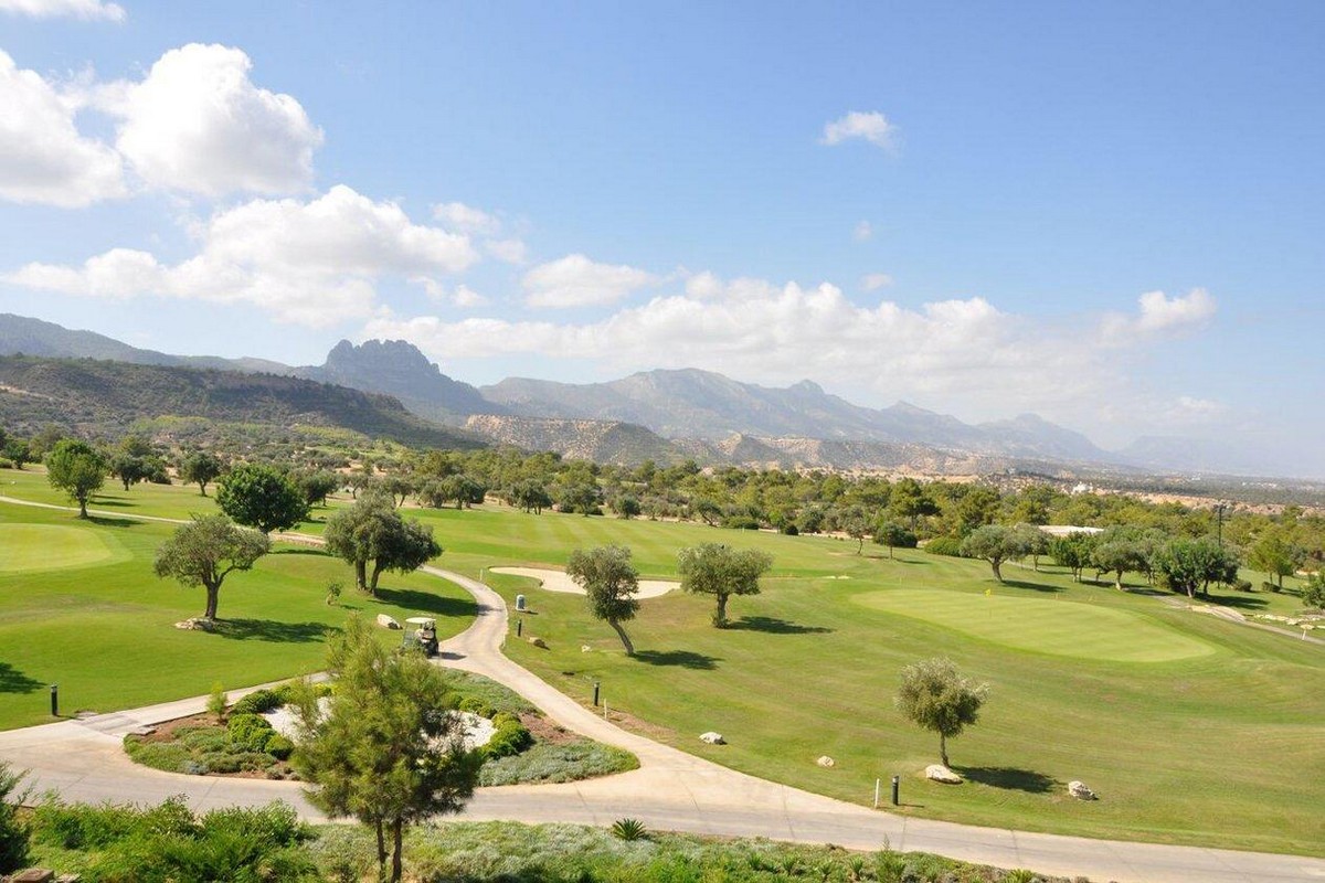 Korineum Golf & Beach Resort»